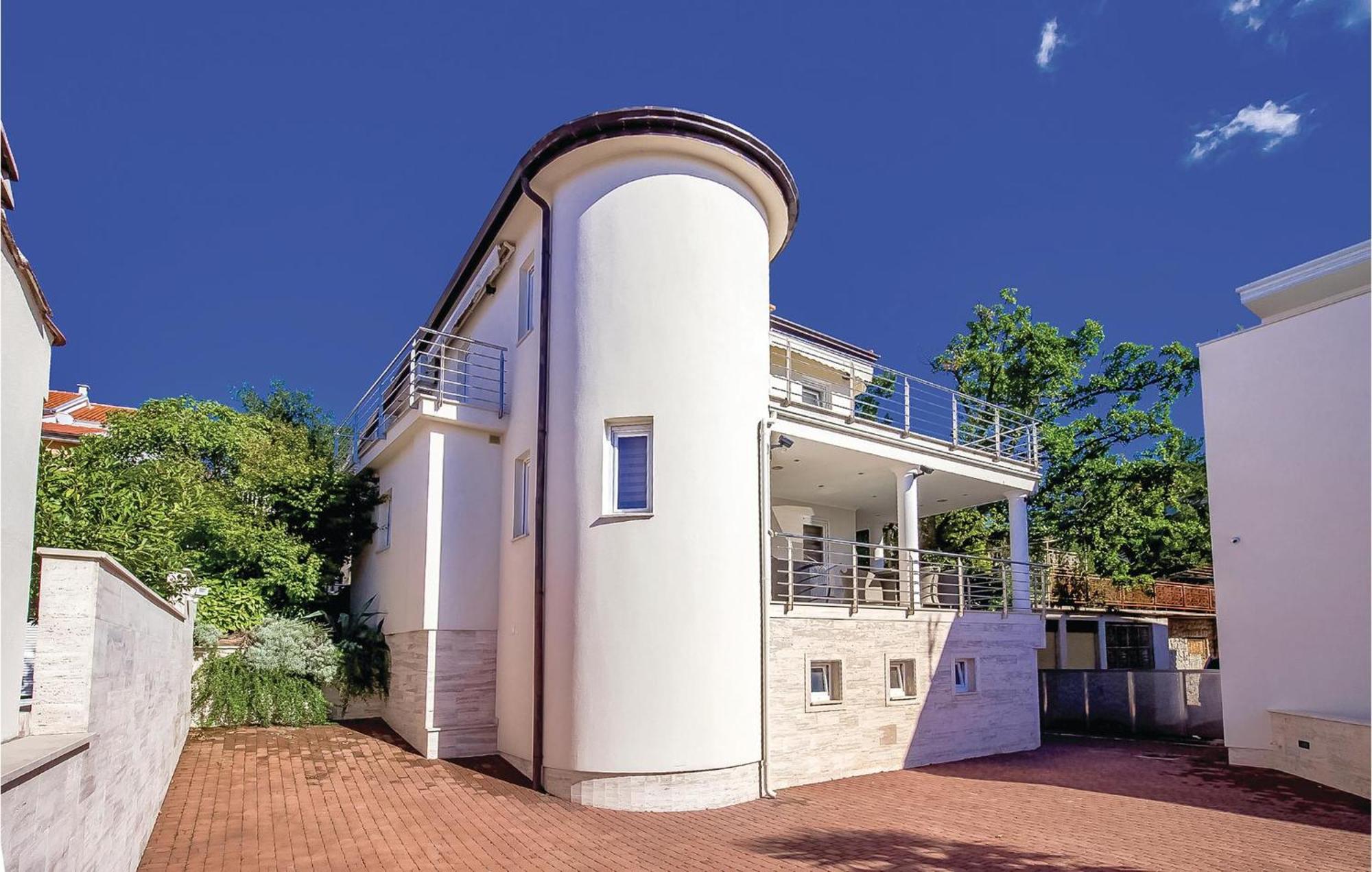2 Bedroom Lovely Apartment In Crikvenica Exterior photo