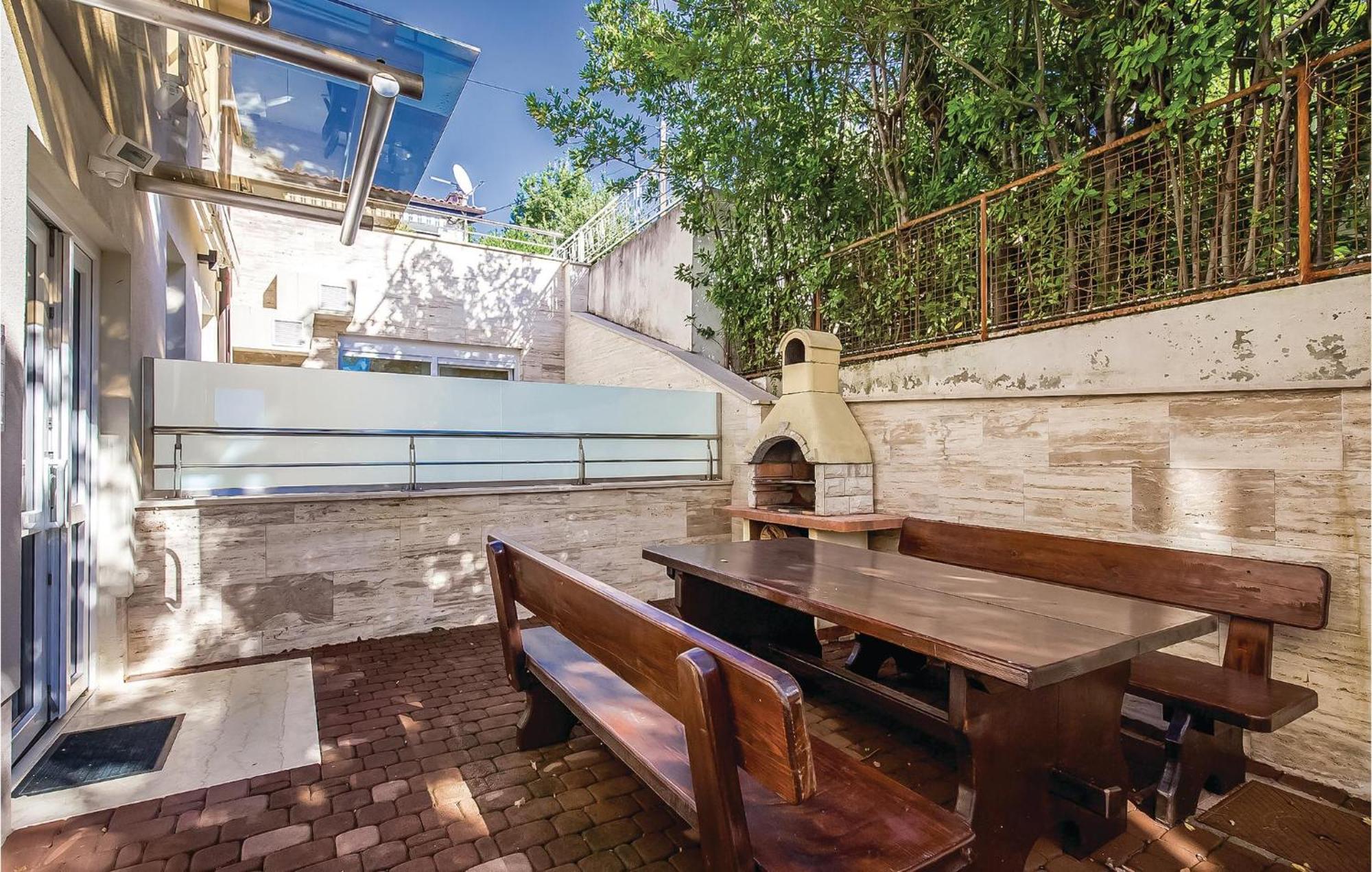 2 Bedroom Lovely Apartment In Crikvenica Exterior photo