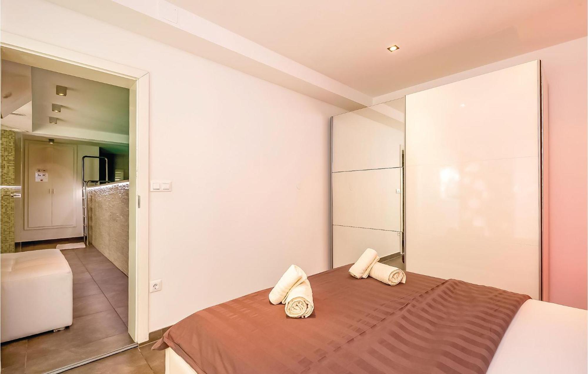 2 Bedroom Lovely Apartment In Crikvenica Exterior photo